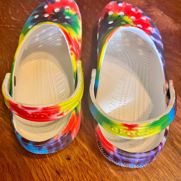 Crocs Tie-Dye Swirl Slip-On Shoes. Size 12. GUC. - Picture 6 of 11